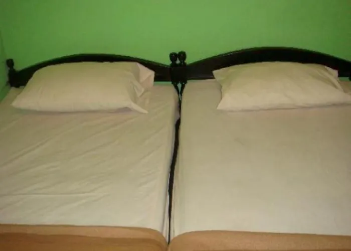 Sparkling Backpackers Hotel Surabaya